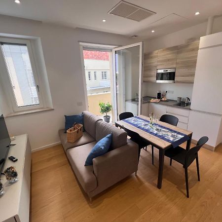 Happy Holiday Apartment كالياري المظهر الخارجي الصورة