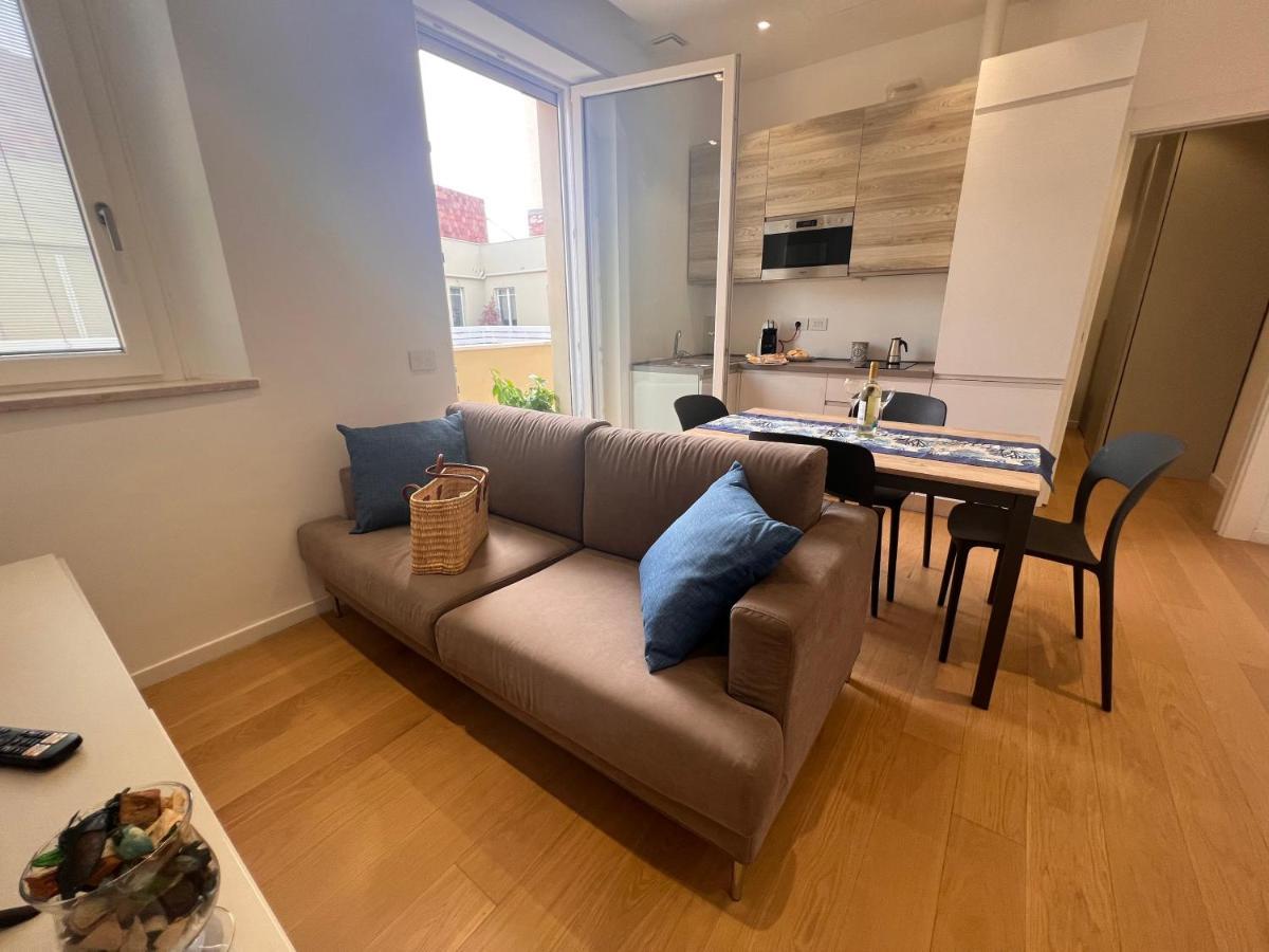 Happy Holiday Apartment كالياري المظهر الخارجي الصورة