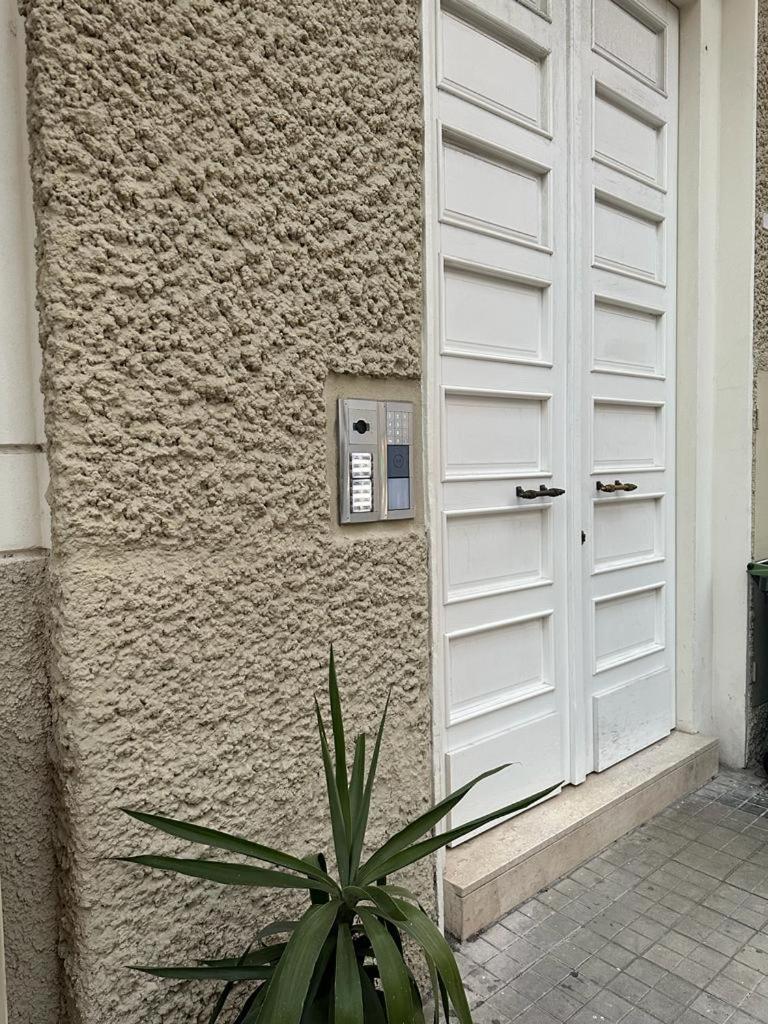 Happy Holiday Apartment كالياري المظهر الخارجي الصورة